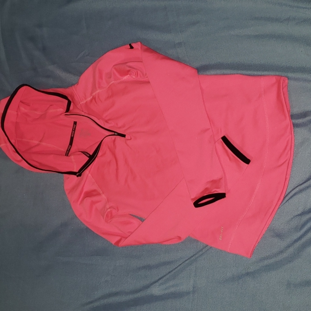 HOTPINK NIKE PRO PULLOVER